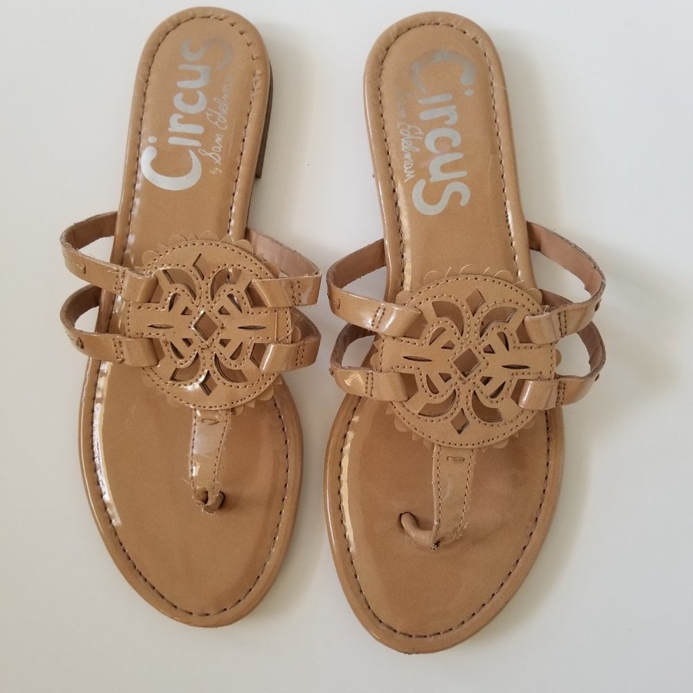 Circus by Sam Edelman Canyon Medallion Flat Sandal (size 9) - Picture 5 of 8